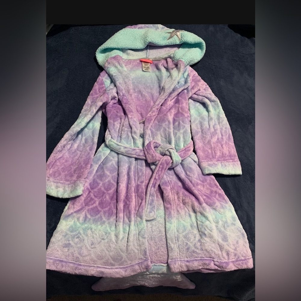 Girl's Adorable Hooded Mermaid Robe